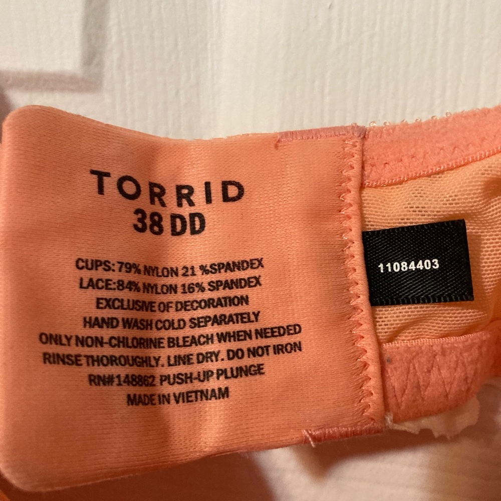 38 DD Torrid Bra - Picture 3 of 3
